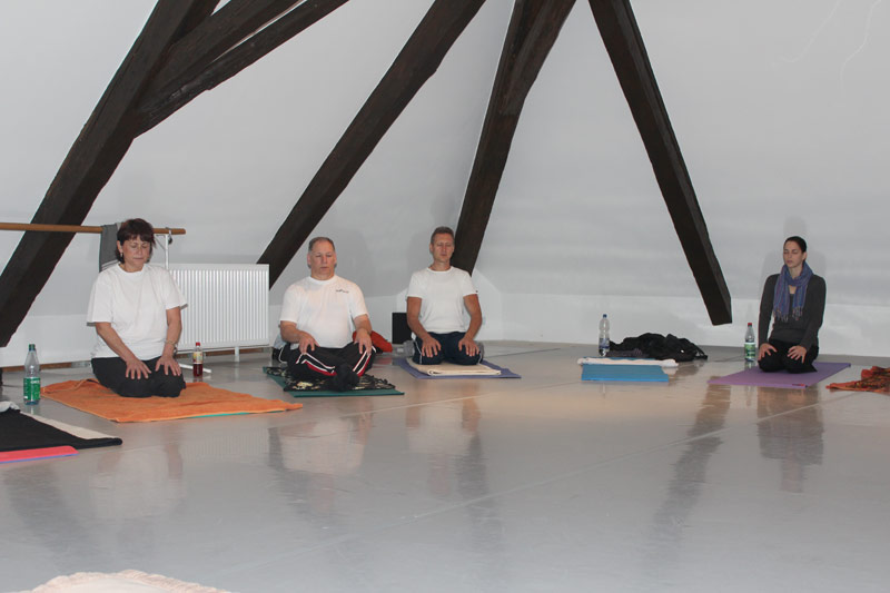 yoga-erlensee.de-yoga-in-der-runde-02